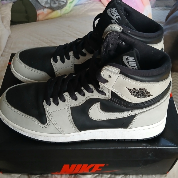 USED AIR JORDAN 1 HIGH SHADOW 2.0 BIG KIDS - Picture 8 of 9